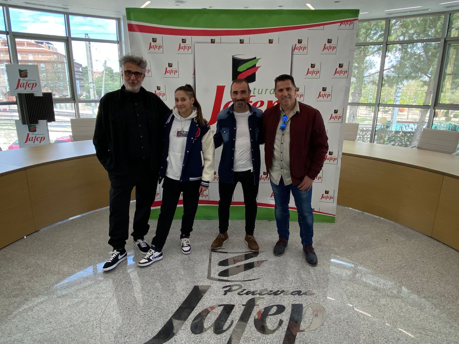 Visita a la Fábrica de Pinturas Jafep